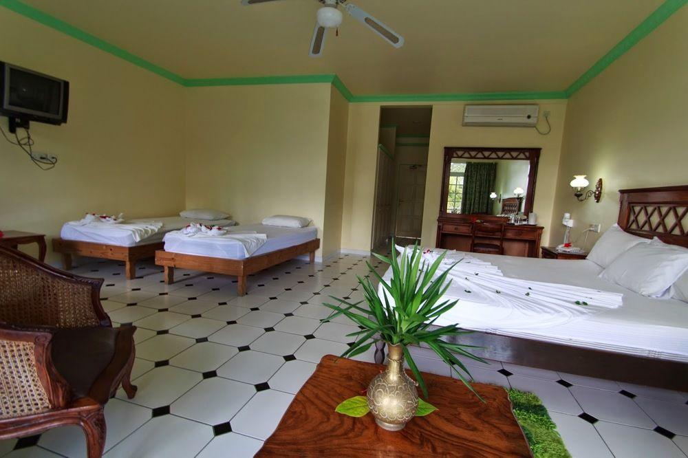 Palm Beach Hotel Grand Anse  Eksteriør billede